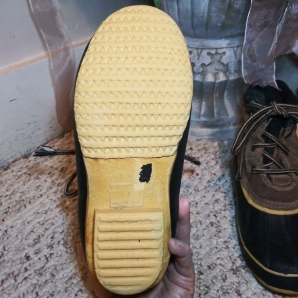 3/$18 Explorers Kid's Suede & Rubber  Duck Boots - Picture 8 of 10